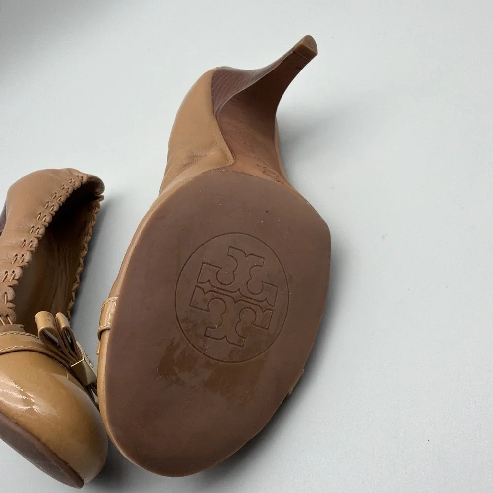 Tory Burch Romy Patent Leather Cap Toe Bow Pumps Heels Womens 8M Tan